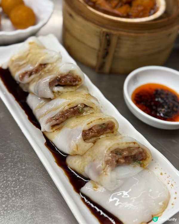 地鐵車箱食牛肉腸粉😋🤣