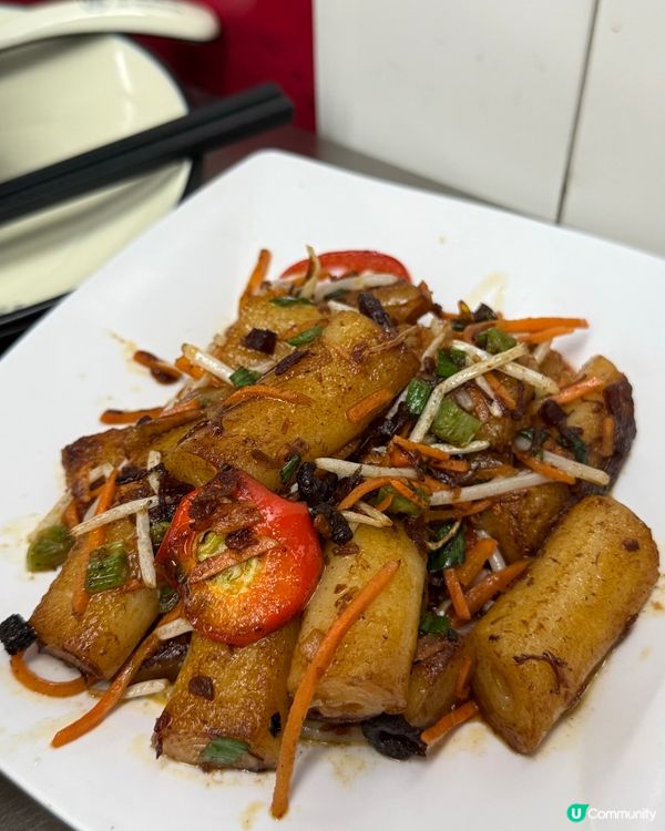 地鐵車箱食牛肉腸粉😋🤣