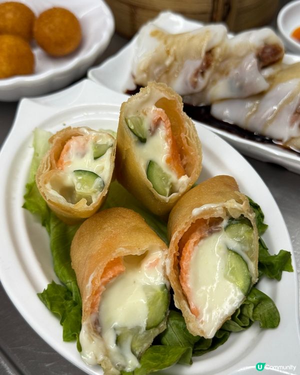 地鐵車箱食牛肉腸粉😋🤣