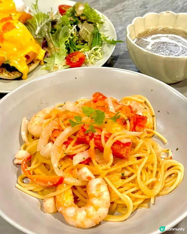 正！學生黨都食得開心！😋 煙三文魚菠菜班尼迪蛋🍳