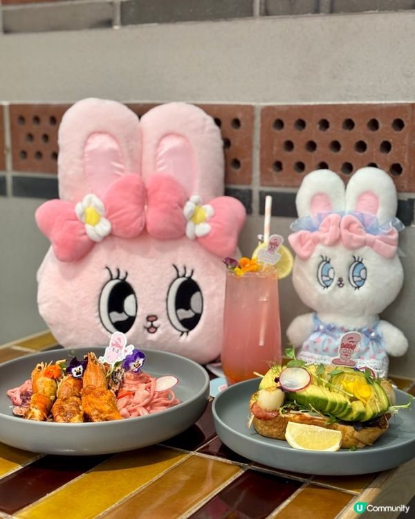 Both crossover Esther bunny 💕