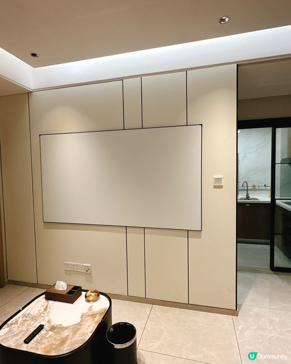 $500住深圳高級公寓開箱｜一晚變身私人影院＋美團外賣開餐