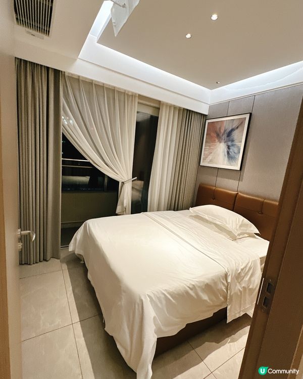 $500住深圳高級公寓開箱｜一晚變身私人影院＋美團外賣開餐