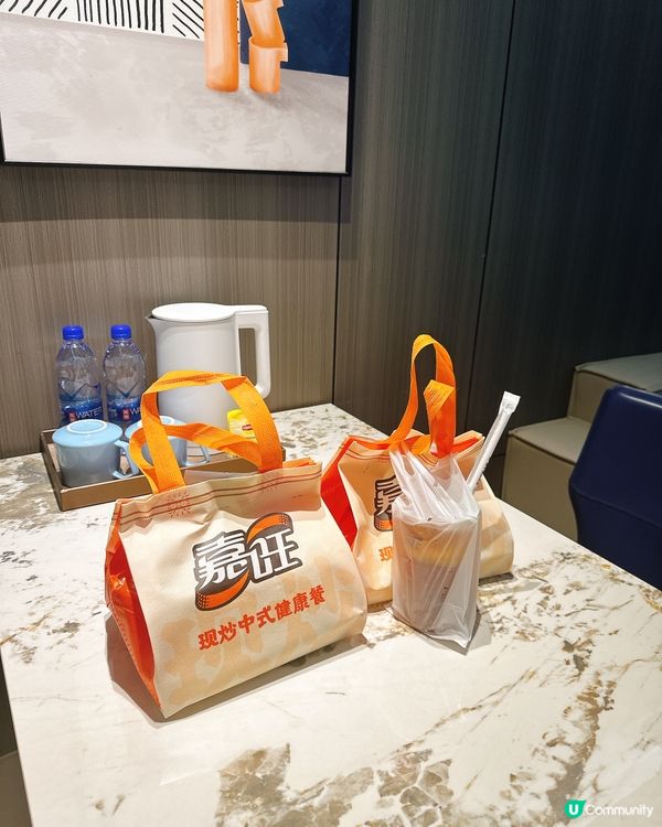 $500住深圳高級公寓開箱｜一晚變身私人影院＋美團外賣開餐