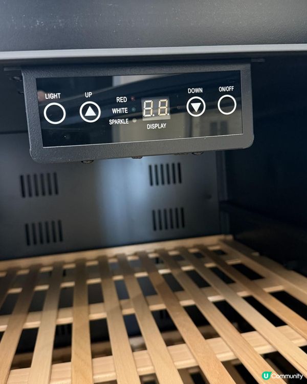 維修紅酒櫃，我只相信駿弘電器維修，因為他們很專業速度很快。