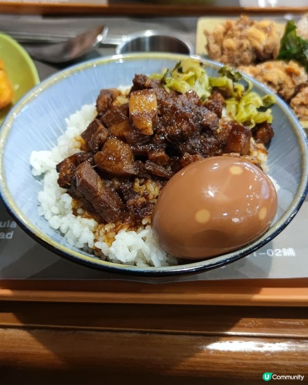 金梅地瓜條，啤酒鹽酥雞，溏心茶葉蛋滷肉飯。全手工即叫即制。