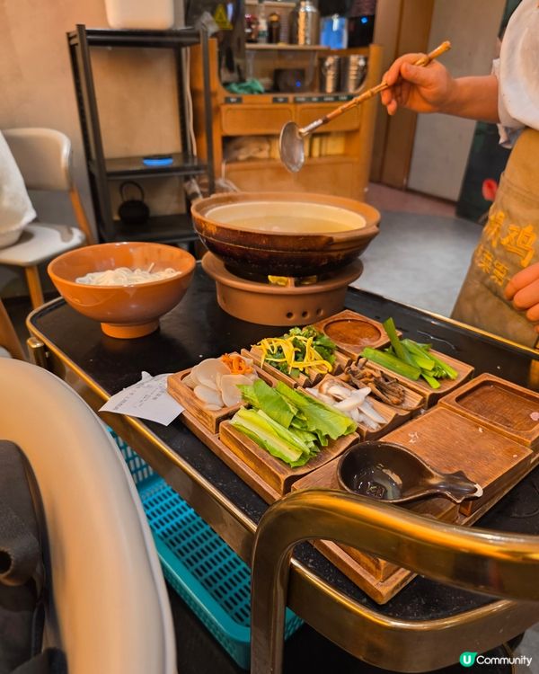 深圳呢間蒸水蛋好dope😍 雲海肴汽鍋雞，雲南風味！