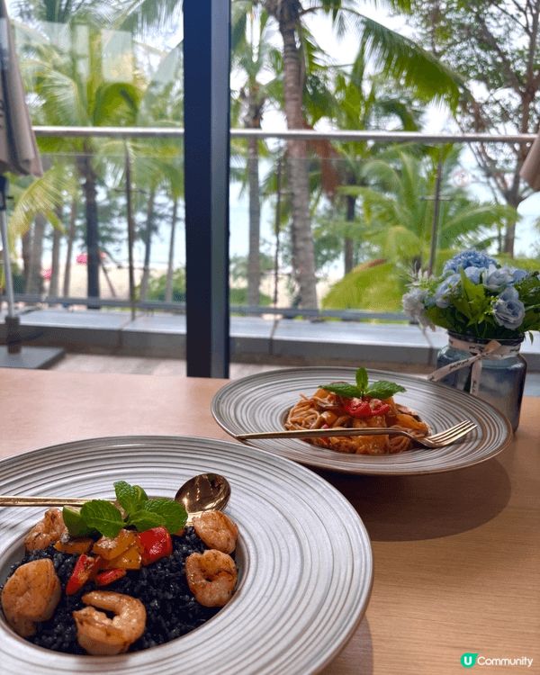 和家人去三亚庆祝生日，度过了很愉快的假期！打卡了大东海景区，...