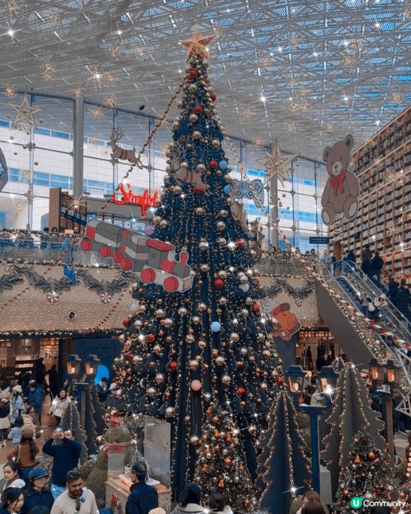 韓國🇰🇷首爾的星空圖書館📚！館內空間超大，有兩層，仲連接商場...