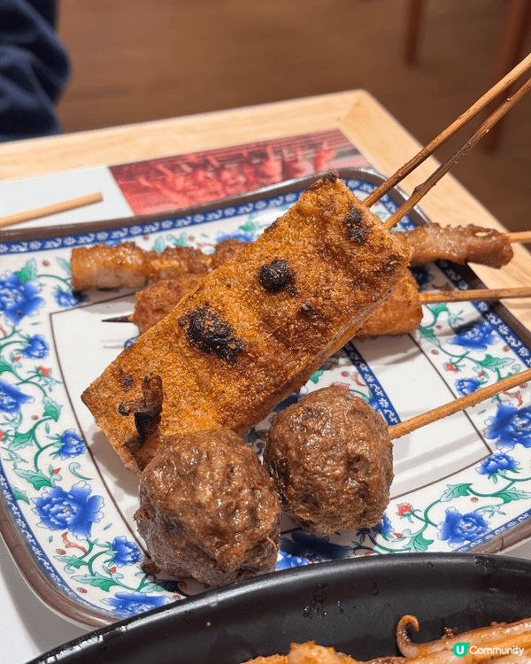 招牌寫住$120有十串，而且選擇都幾多，唔會淨系得10樣或者...