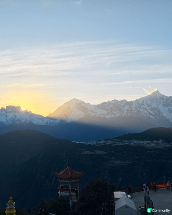 雲南之旅最佳酒店非這間莫屬，可以在房間欣賞梅里雪山 ，日山日...