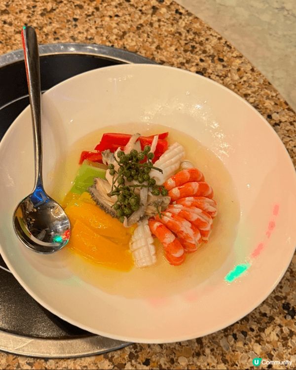 今次聚會朋友揀咗「去滾」這間店，大家都以為一定係佢打邊爐，其...