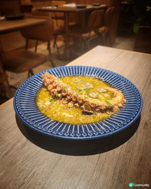 香港少見的地中海莱餐廳，菜式選擇多元化，裝修設計精緻，氣氛舒...