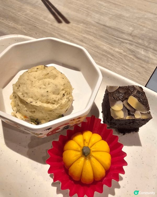 呢度食嘢好多選擇, 又好味, 我仔就好鍾意囉, 佢仲食咗好多...
