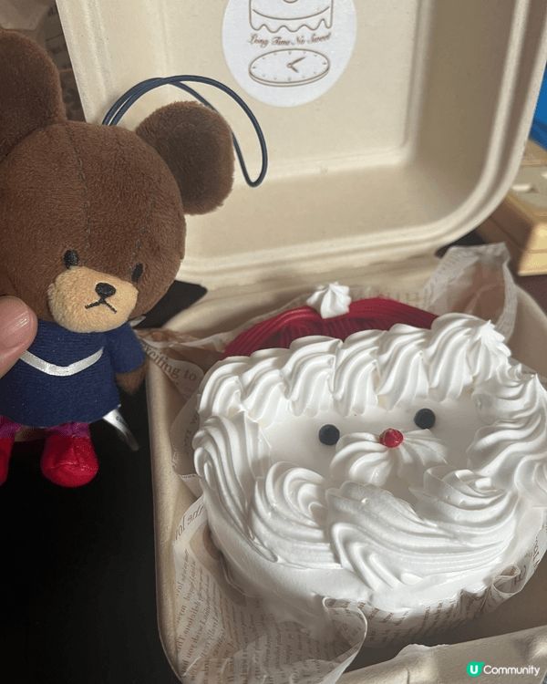 今年聖誕食到一個真係驚喜到講唔出聲嘅蛋糕 —— 以聖誕老人做...