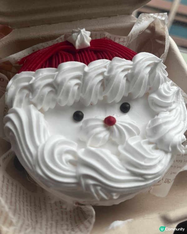 今年聖誕食到一個真係驚喜到講唔出聲嘅蛋糕 —— 以聖誕老人做...