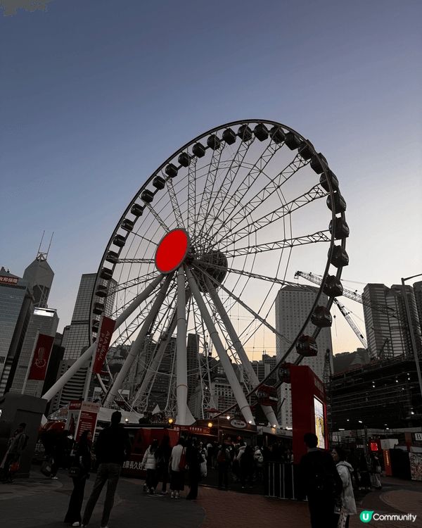 AIA友邦嘉年華今年走「香港經典」主題，場內有三十多款機動遊...