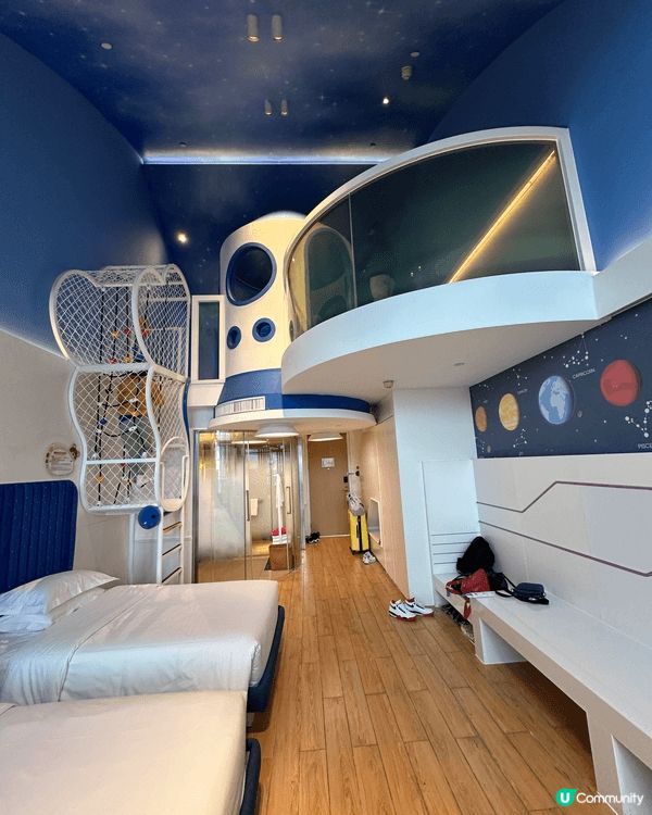 廣州森林海溫泉渡假酒店，星空主題房，真係好正正正呀！地方好大...