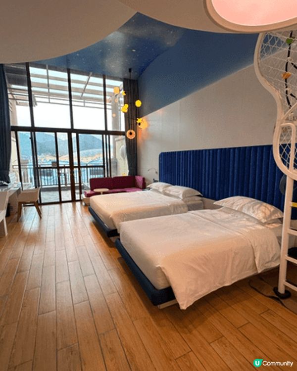 廣州森林海溫泉渡假酒店，星空主題房，真係好正正正呀！地方好大...