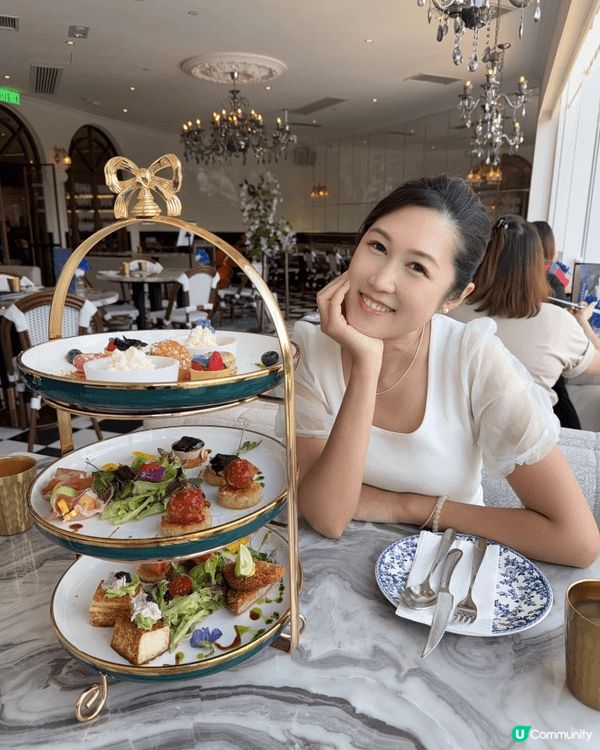 喜歡探索各地美食，尋找適合打卡的漂亮餐廳。吃一頓精緻的飯，拍...