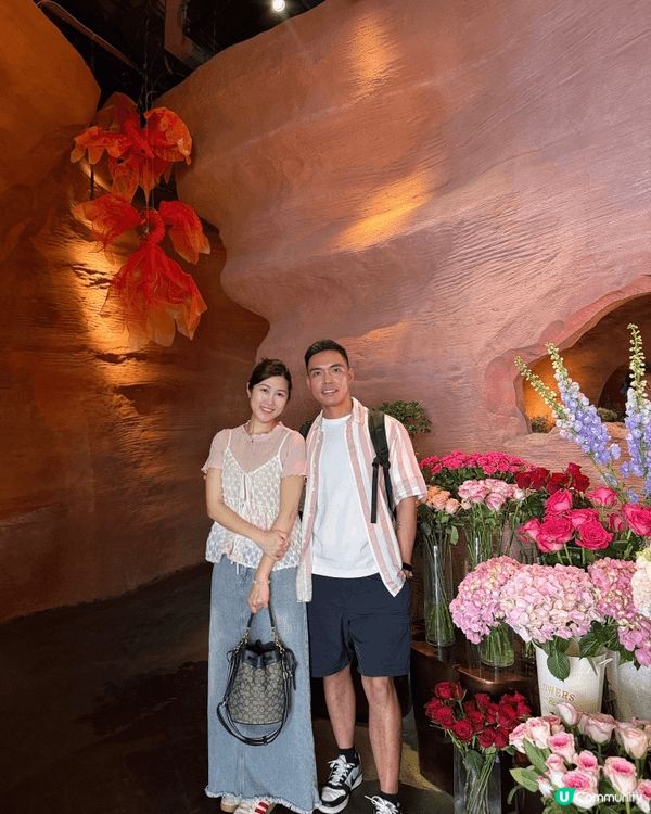 喜歡探索各地美食，尋找適合打卡的漂亮餐廳。吃一頓精緻的飯，拍...