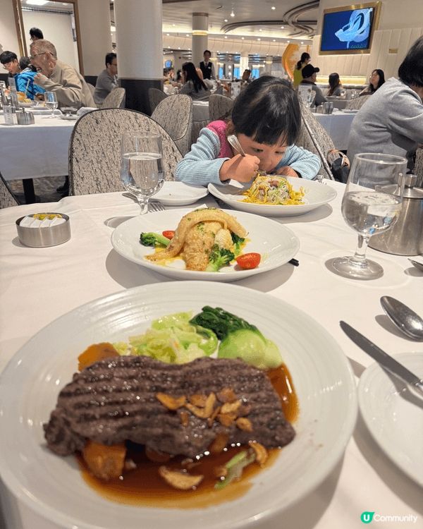 郵輪真係大型養豬場，究竟食唔食到一日七餐呢🤣
