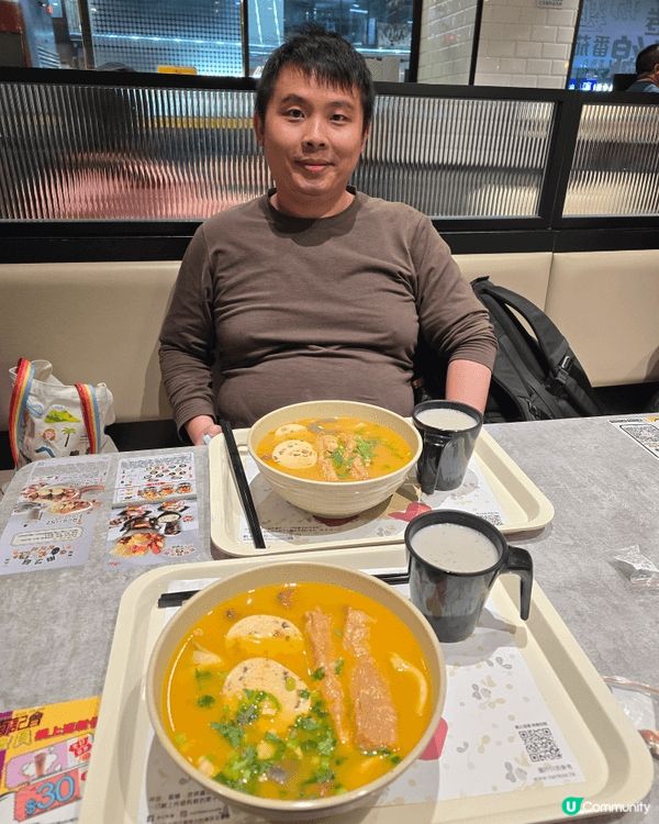 最近冬天轉涼，去咗南記粉麵試吓佢哋新推出嘅「麻芝菇姬松茸米線...