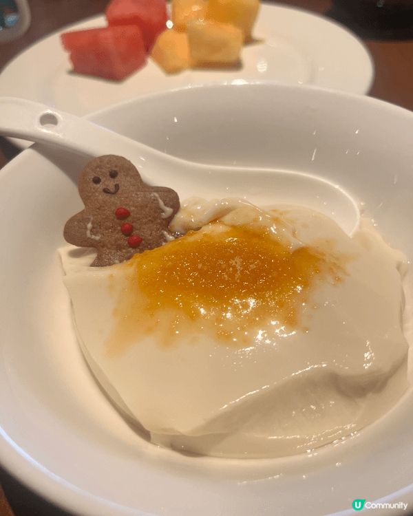 聖誕節，我哋去咗灣仔酒店嘅自助餐享受一番！當日除咗有可口可樂...