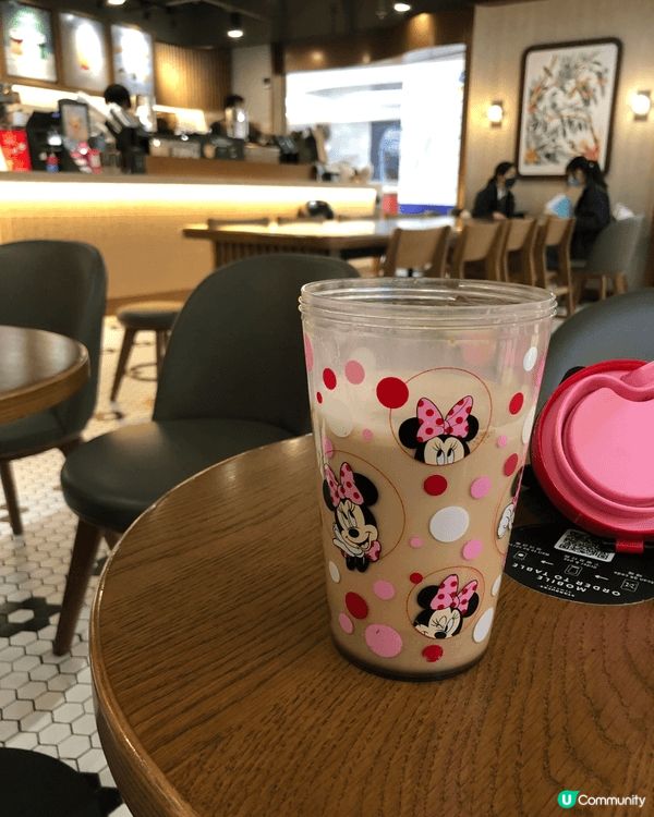 位於連接旺角東站MOKO店嘅Starbucks，環境舒適，交...