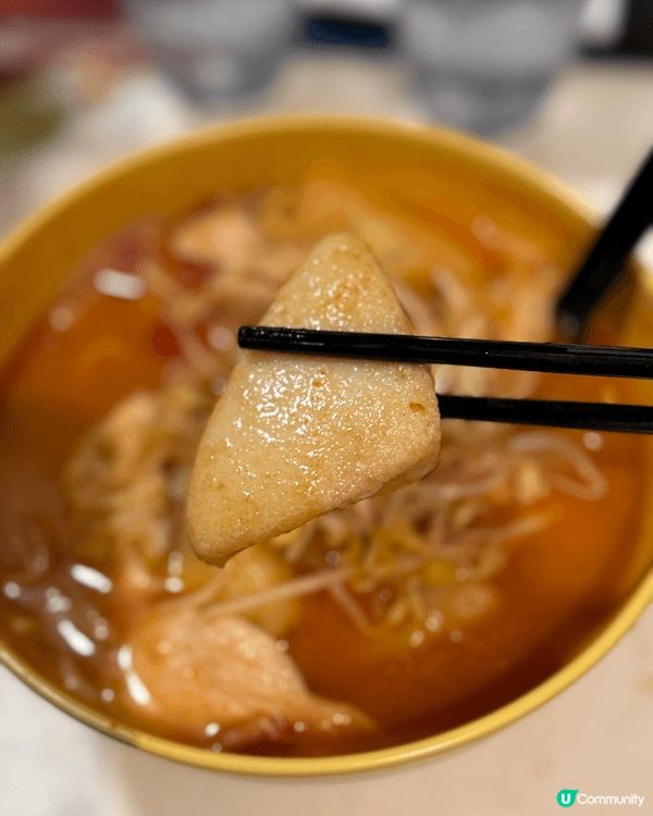 譚仔限時優惠$42有2個餸，雞肉魚片頭蕃茄湯，好抵食～大大碗...