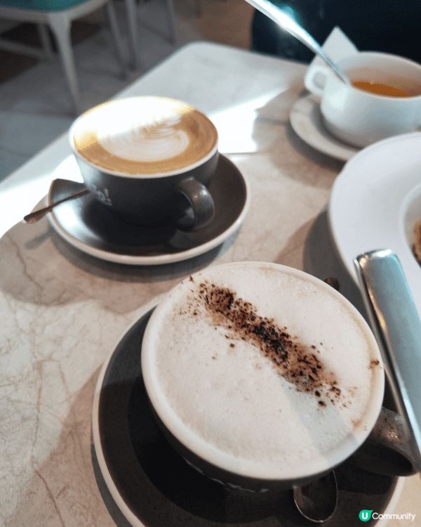 Plato呢個白汁意粉幾creamy，漢堡包咬落肉汁豐富，薯...