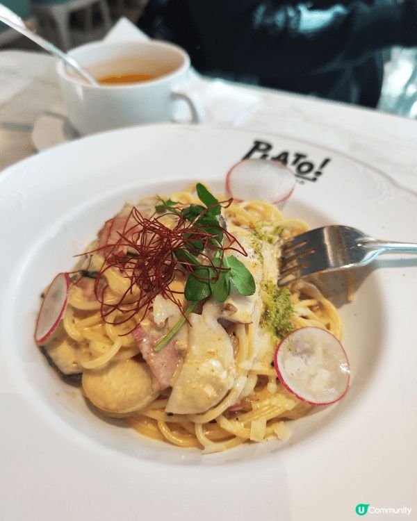 Plato呢個白汁意粉幾creamy，漢堡包咬落肉汁豐富，薯...