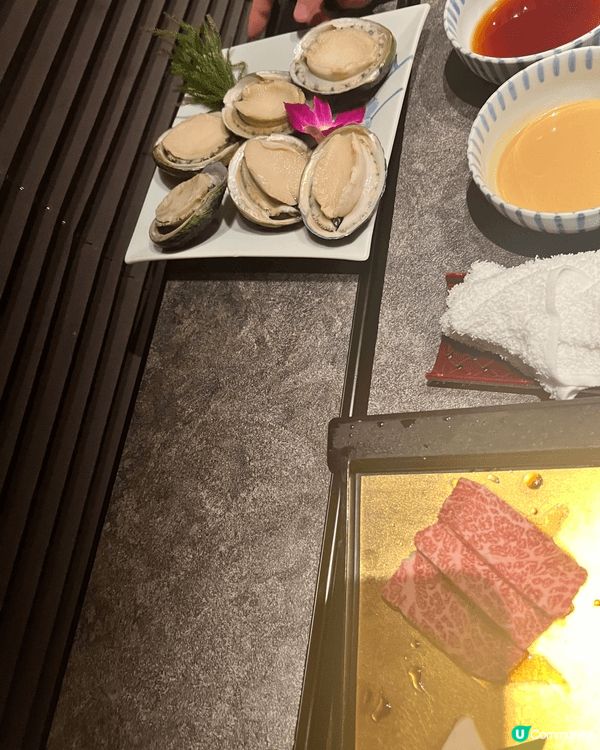日本食和牛自助燒烤加火鍋，牛脂比例均勻，牛肉味相當重😋