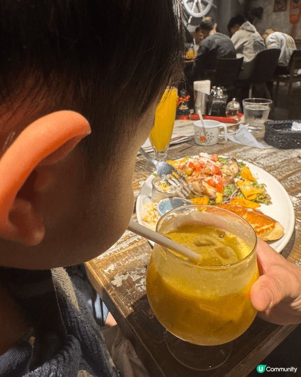 係沖繩美國村旅行時食左Kona's Coffee，餐單花多眼...