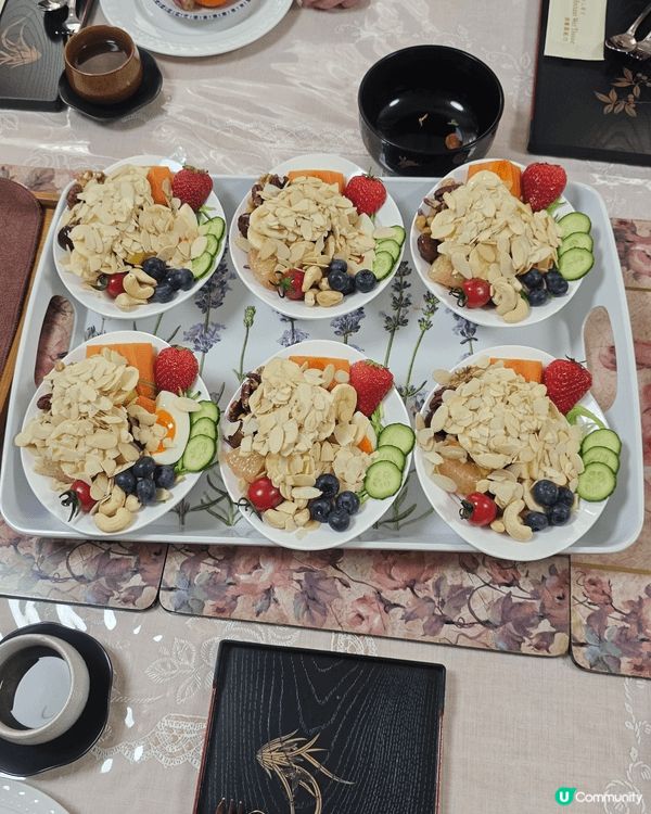 第一、二張是在馬灣的私房素食，非常美味及美觀，超正，就算不是...