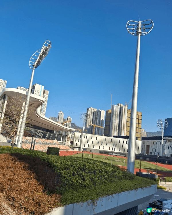 這是汕尾建築樓群沿海興建樓群不高有懷舊感
