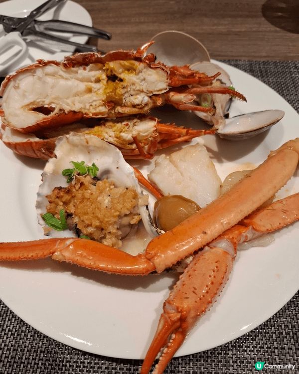 買2送1，性價比唔錯既buffet，有蒸或凍龍蝦，蟹腳，即煮...