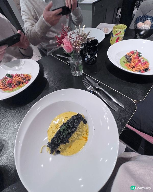 意大利很多間餐廳都很好吃，特別是牛扒及意粉。雖然價錢有點貴，...