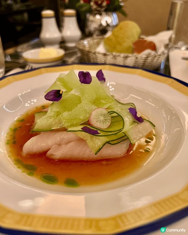 半島酒店3 courses晚餐價錢雖然貴，但真係物超所值，特...