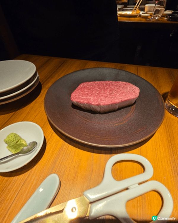 焼肉ジャンボ的大理石肉油花肉紋，入口即溶，肉汁鮮味。配以少許...