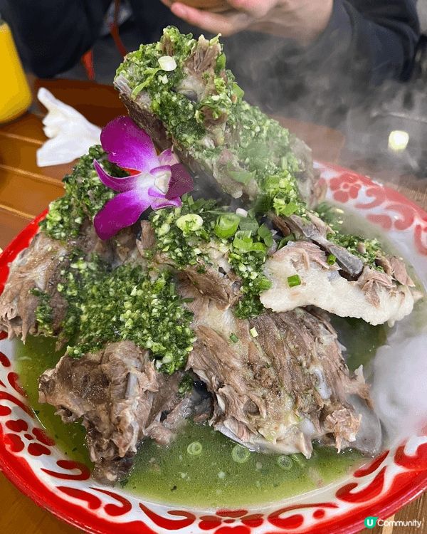 每次經過這家店門外，都排了長長的人龍！剛好有次在6點前到了附...