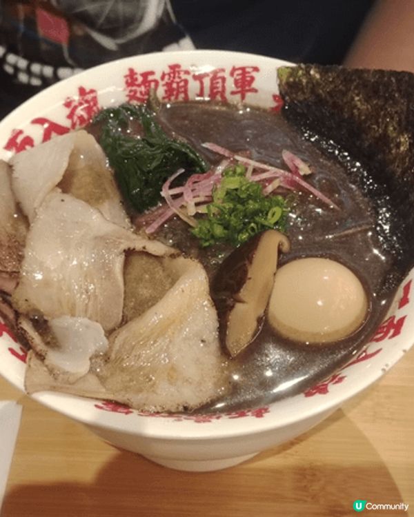 在深圳東門的麵霸頂軍拉麵店，味道與香港的拉麵不相伯仲！拉麵的...