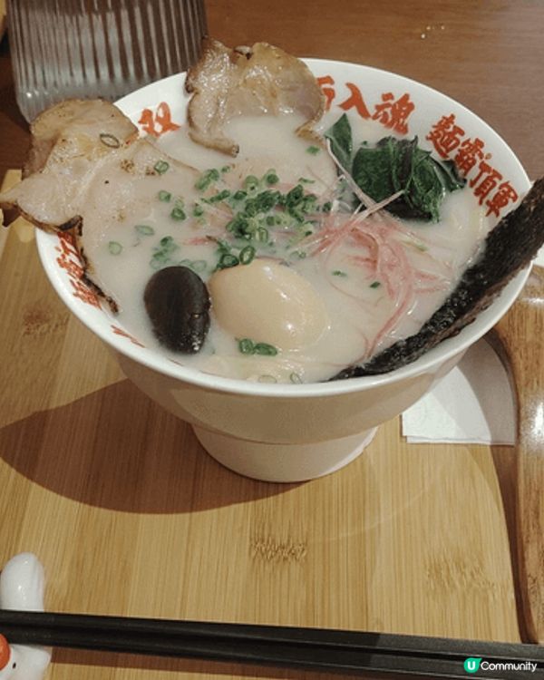 在深圳東門的麵霸頂軍拉麵店，味道與香港的拉麵不相伯仲！拉麵的...