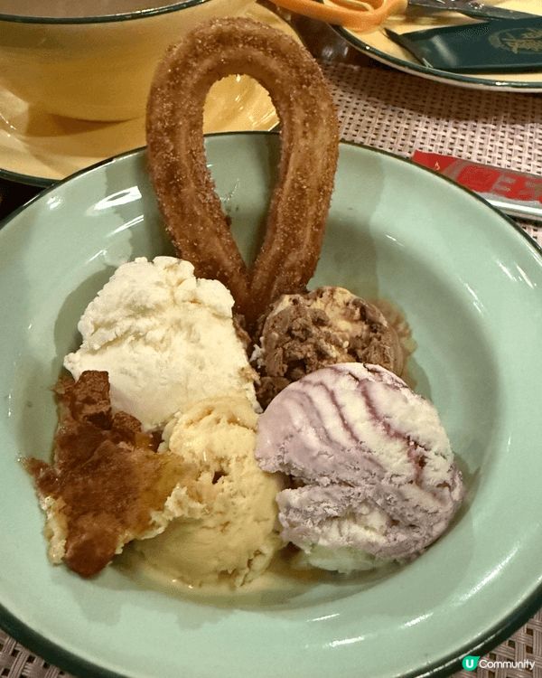 自助餐好多嘢食有海鮮，有刺身，有甜品，所以最鍾意食自助餐