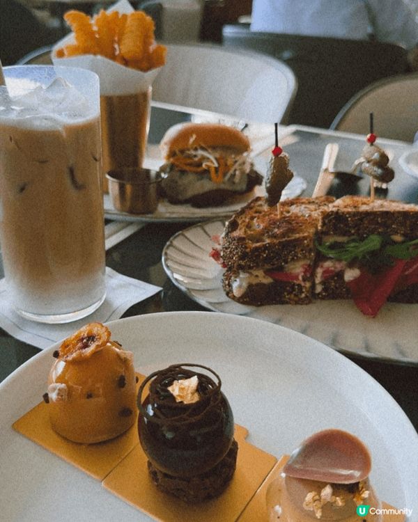 Hotel Regent 嘅甜品一直都係我嘅至愛，除咗好精緻...