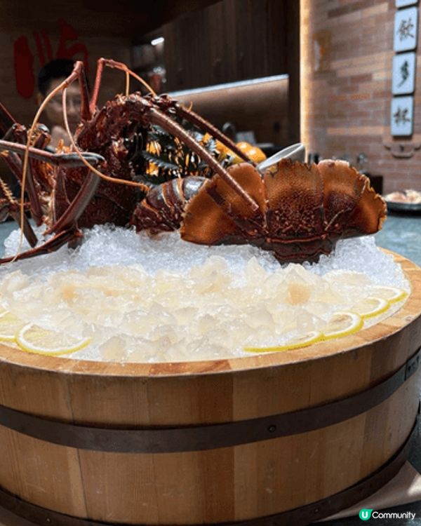 這個係深圳旅行影嘅相,依家中國菜嘅餐廳龍蝦新鮮,東升斑亦都好...