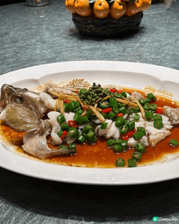 這個係深圳旅行影嘅相,依家中國菜嘅餐廳龍蝦新鮮,東升斑亦都好...