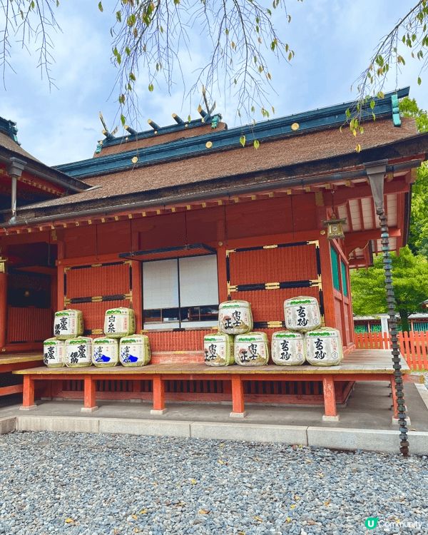 富士山本宮淺間大社與富士山一同列入聯合國世界文化遺產範圍，紅...