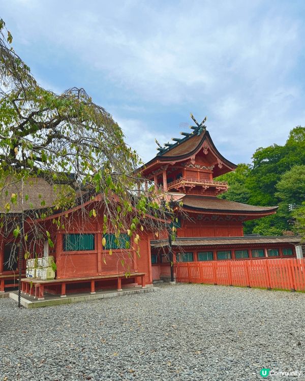 富士山本宮淺間大社與富士山一同列入聯合國世界文化遺產範圍，紅...