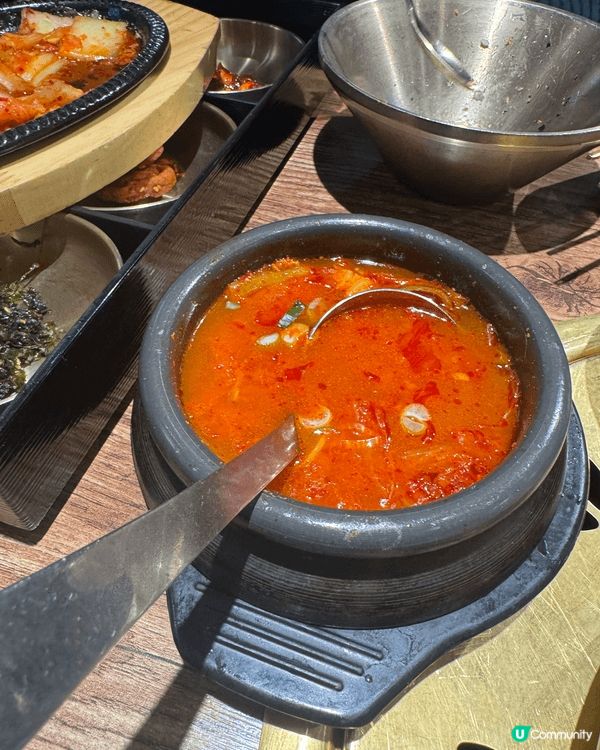 第二次來到這間店，食物質素同樣地精彩，大大隻醬油蟹，今次晚上...